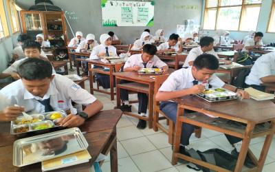 Hari pertama menikmati layanan MBG